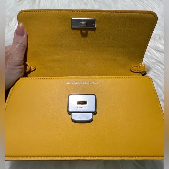 Coach Juno Crossbody Clutch Glovetanned Leather Bag in Canary Yellow
LIKE NEW - Picture 9 of 15
